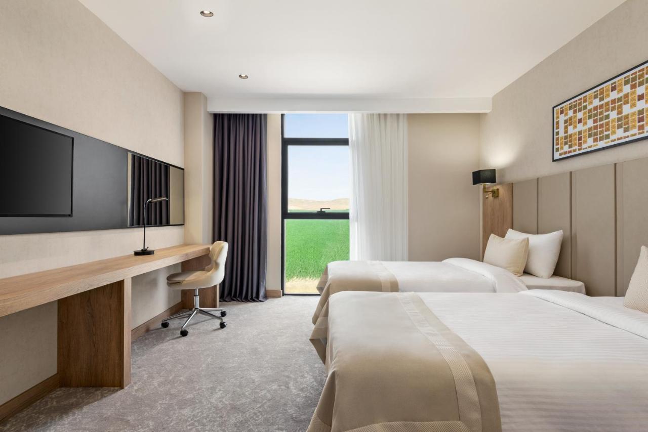 Hotel Ramada Plaza By Wyndham Batman Esterno foto
