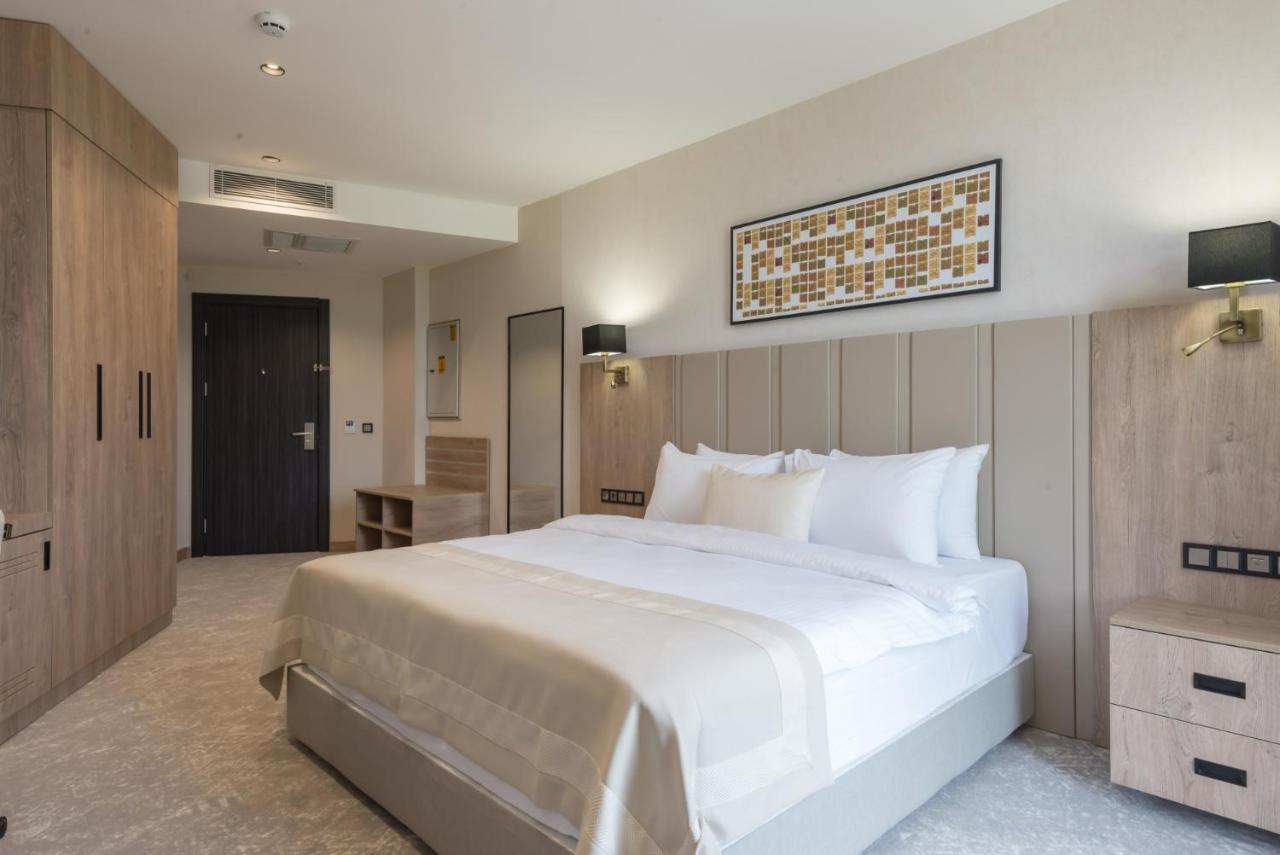 Hotel Ramada Plaza By Wyndham Batman Esterno foto
