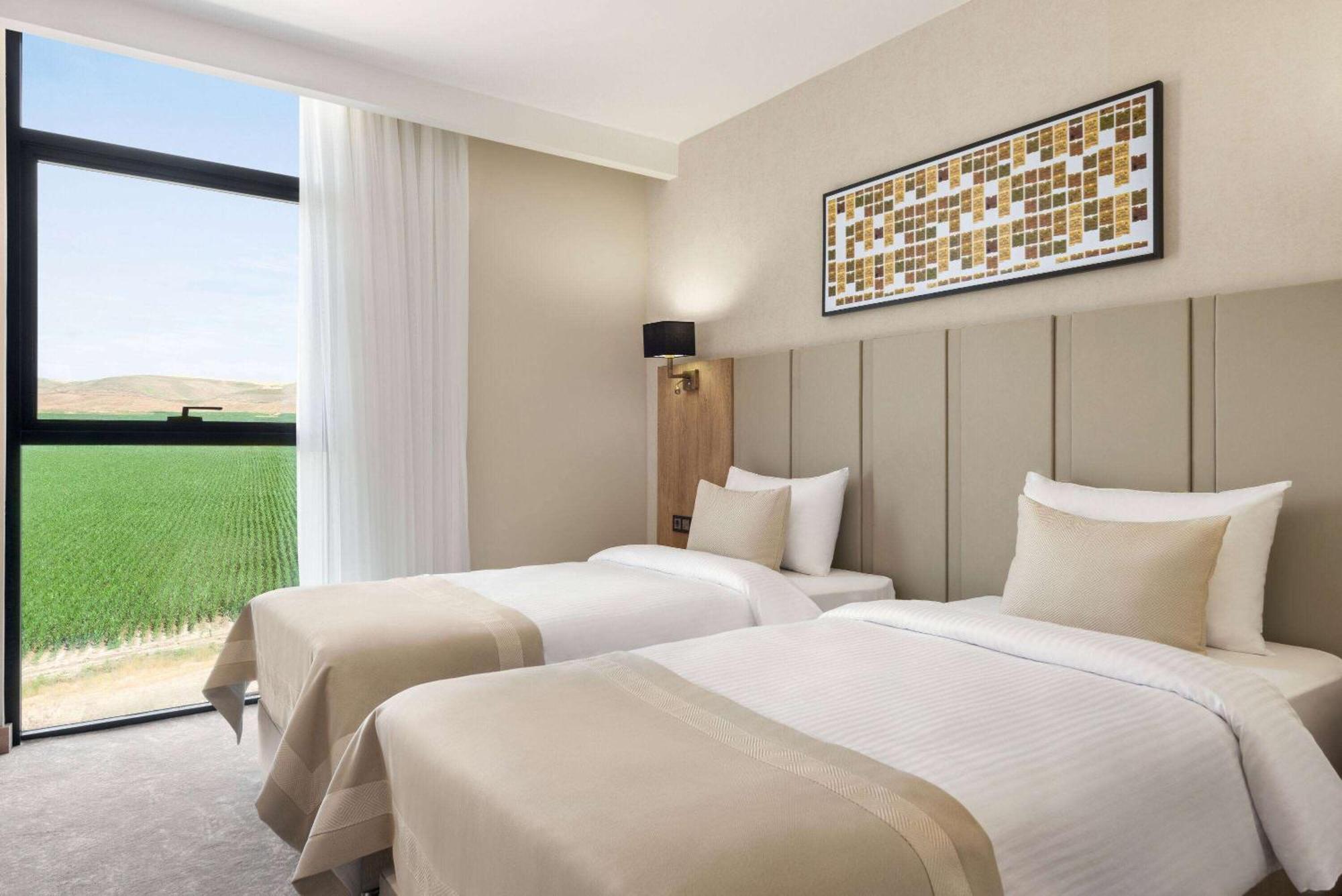 Hotel Ramada Plaza By Wyndham Batman Esterno foto